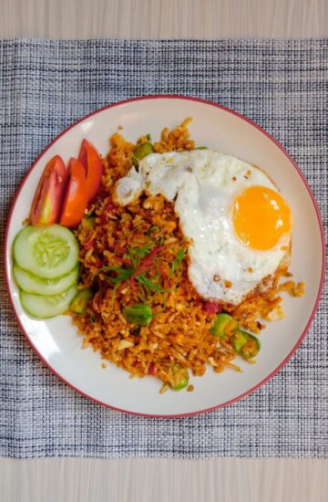 Makanan kas Indonesia yang berasal dari kota semarang Jawa Tengah